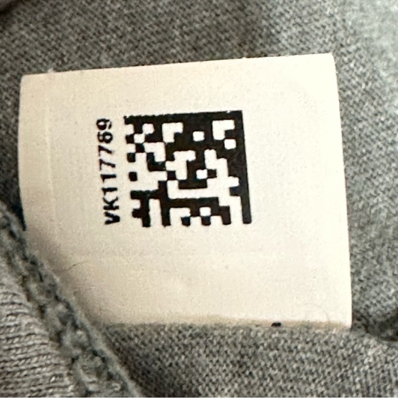 The North Face Tshirt - Picture 8 of 8